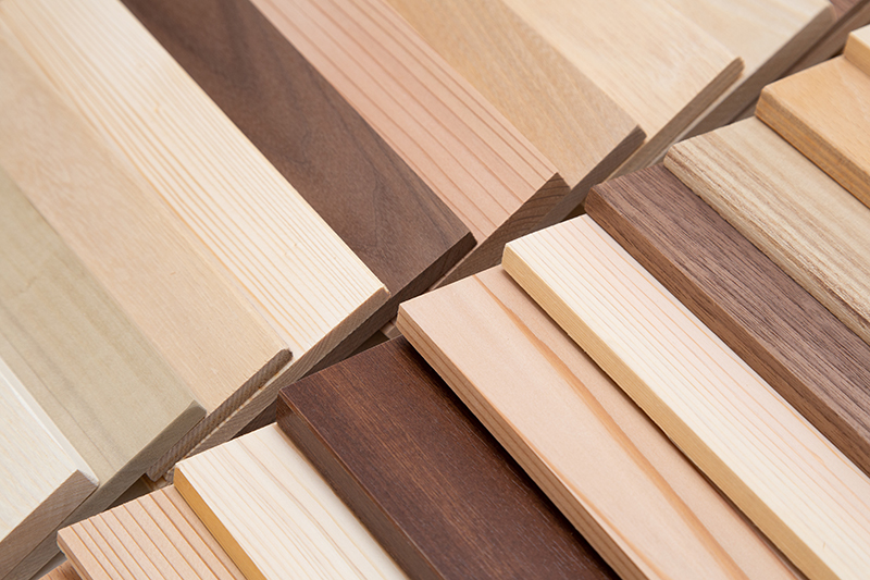 杉材＋ボードの複合構造による高い耐衝撃性