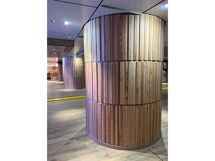 東京 駅構内 / 不燃杉 リズムウッドNEO　