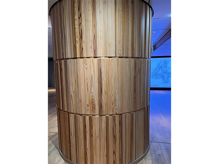 東京 駅構内 / 不燃杉 リズムウッドNEO　