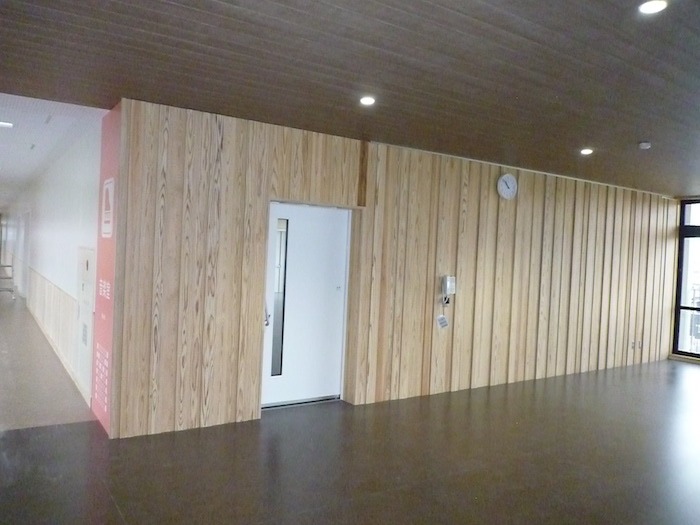千葉県内 小学校施設 / リズムウッドNEO（特殊羽目板）,不燃木材,壁板